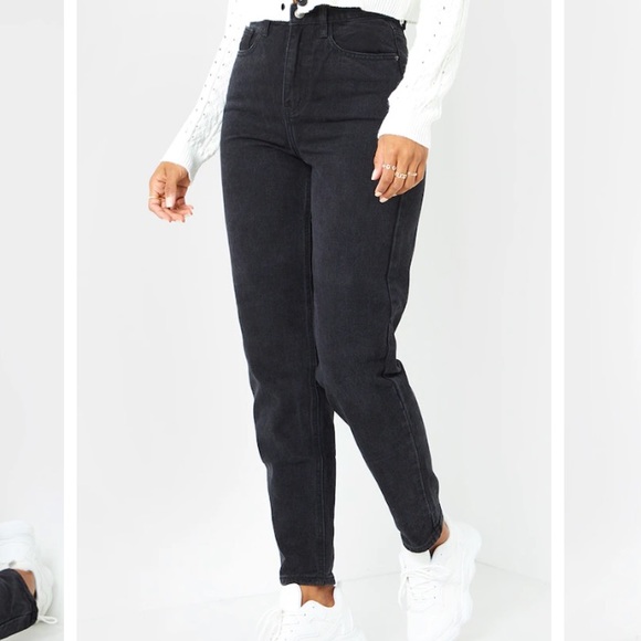 Prettylittlething mom jeans - Picture 3 of 3